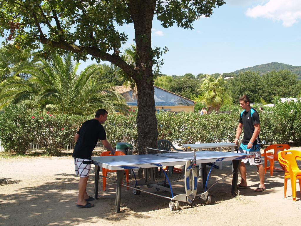 Camping Domaine Du Golfe De Saint Tropez Hotel Grimaud Exterior photo